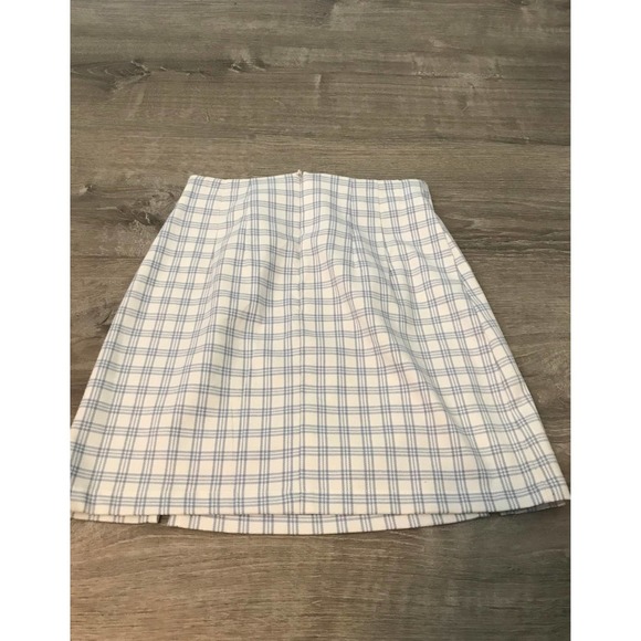 Brandy melville skirt - Picture 2 of 4